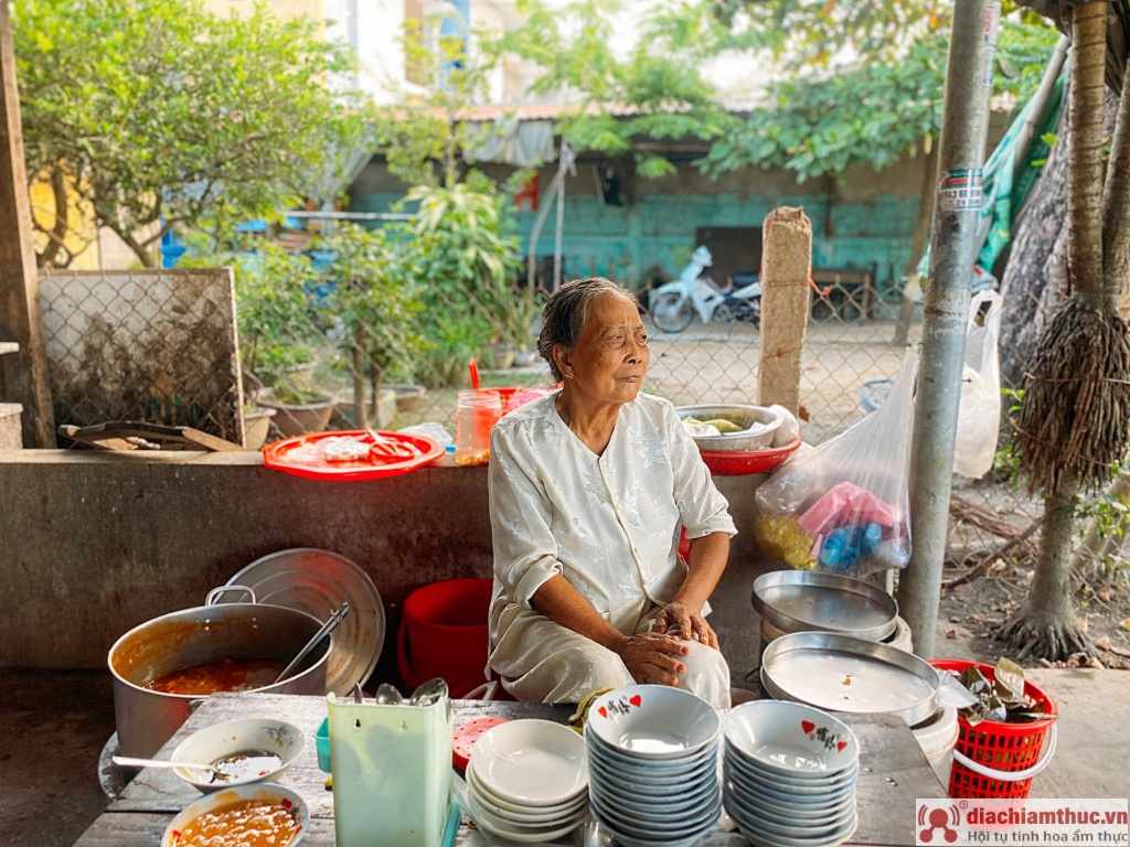 Quán bánh canh độc nhất vô nhị xứ Nam Phổ