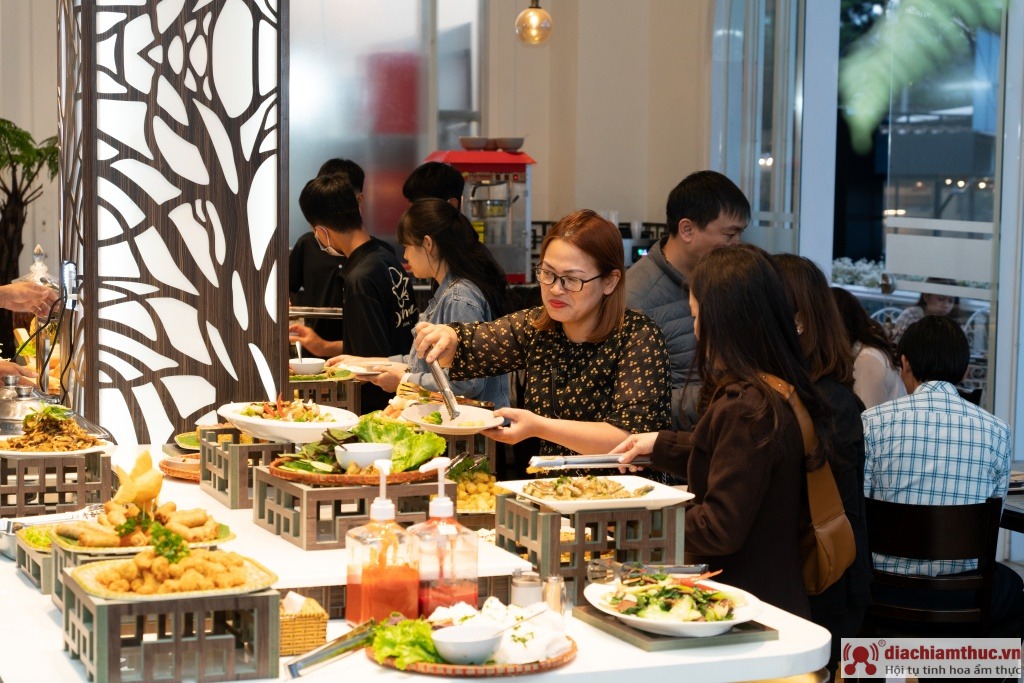 D’Gemma Buffet bao gồm hàng chục món ăn chay ngon miệng