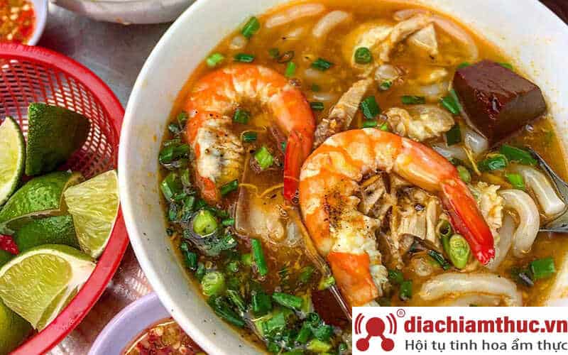 Đôi nét về Bánh Canh Cua quận 10