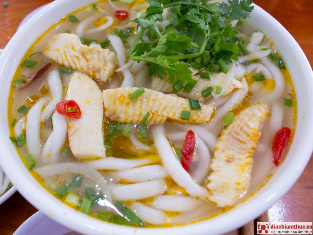 Bánh canh cá lóc bột gạo O NỮ Bình Thạnh