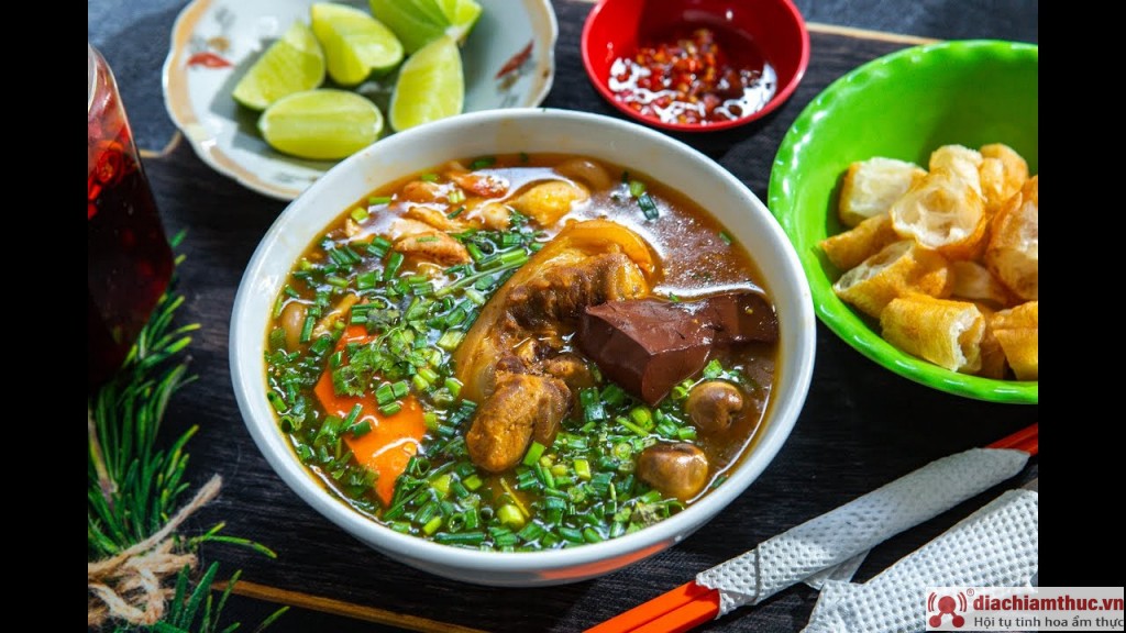 Bánh canh cua Thuận Giang Bình Thạnh