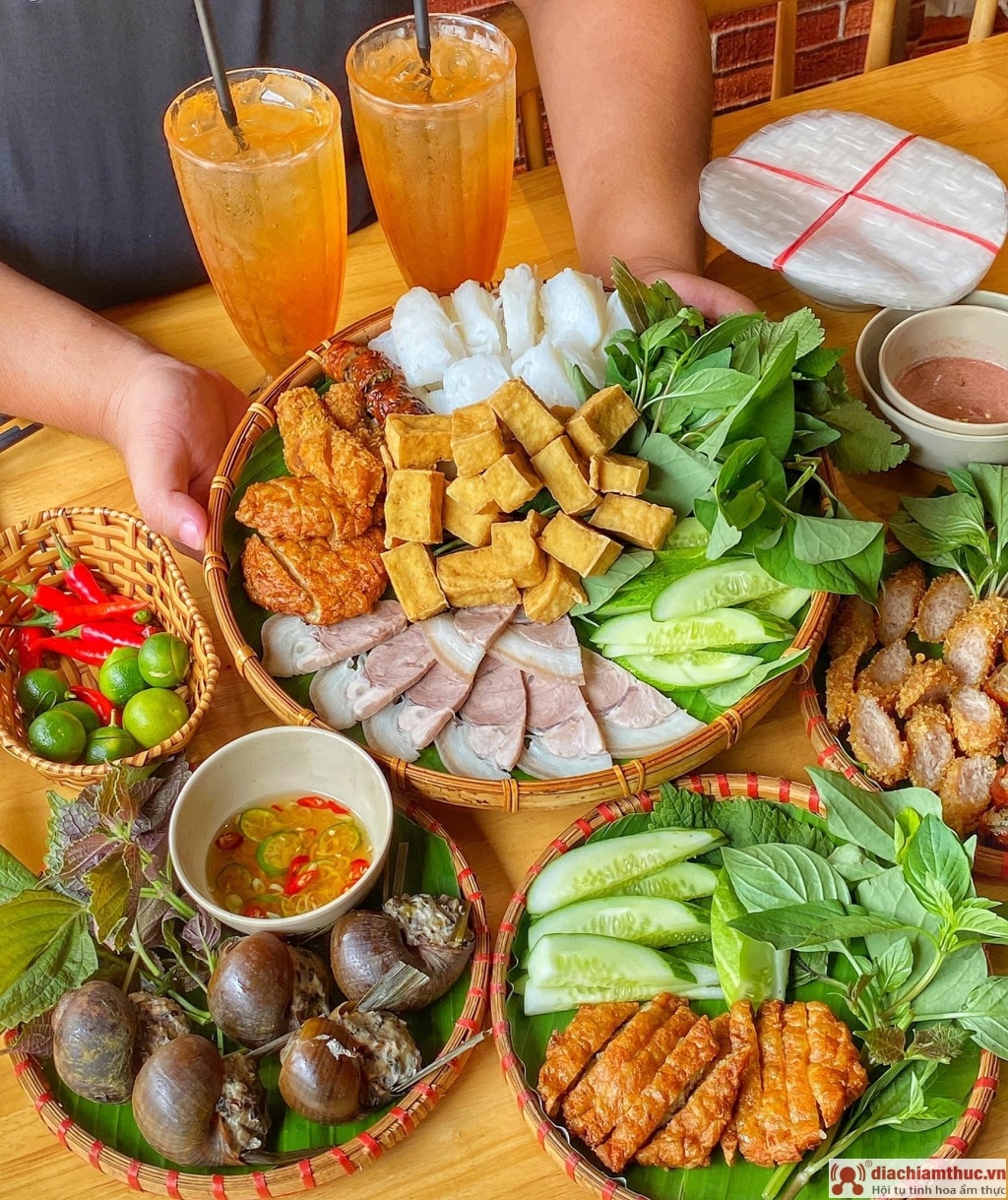 Bún Đậu Mắm Tôm Ba Anh Em