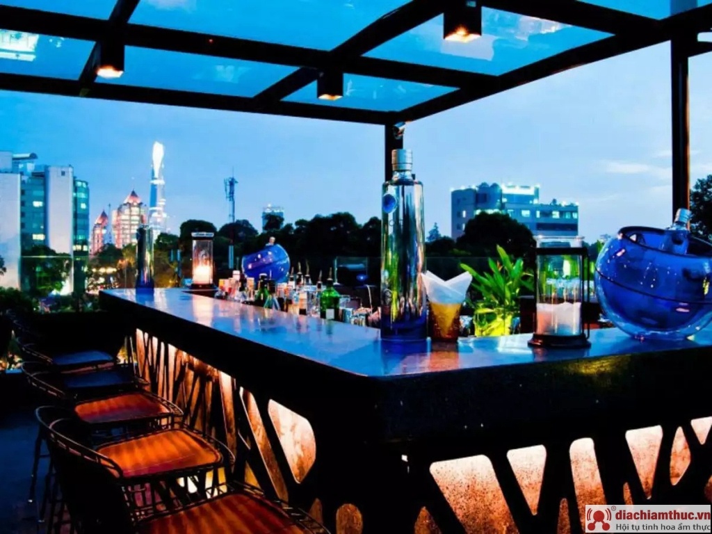 Cloud 9 Rooftop Bar