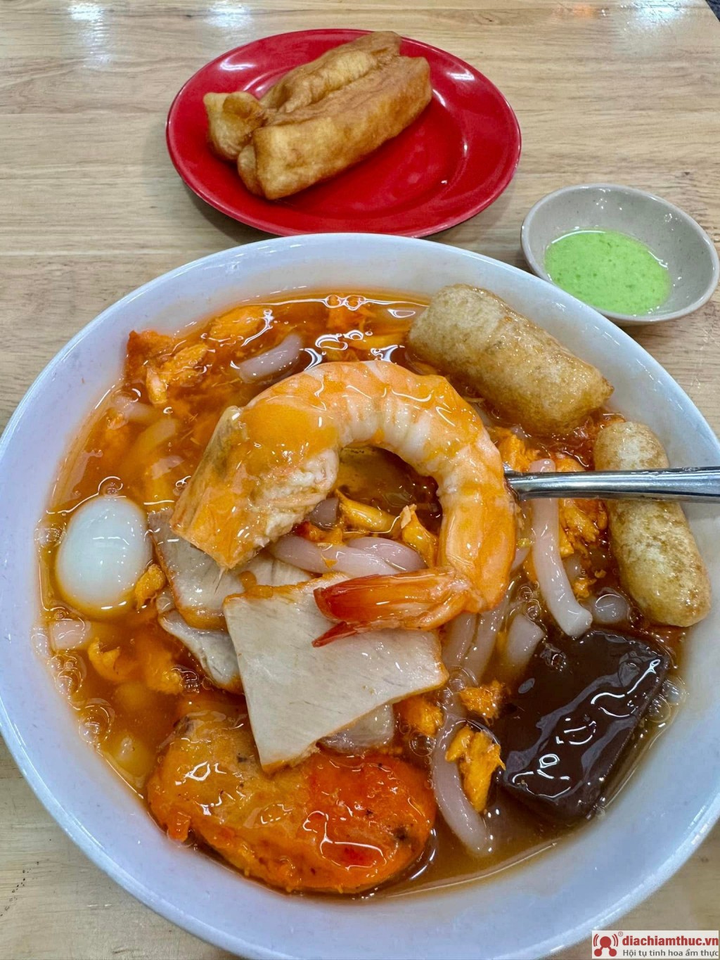 Cô Diệu - Bánh Canh Cua Bình Thạnh