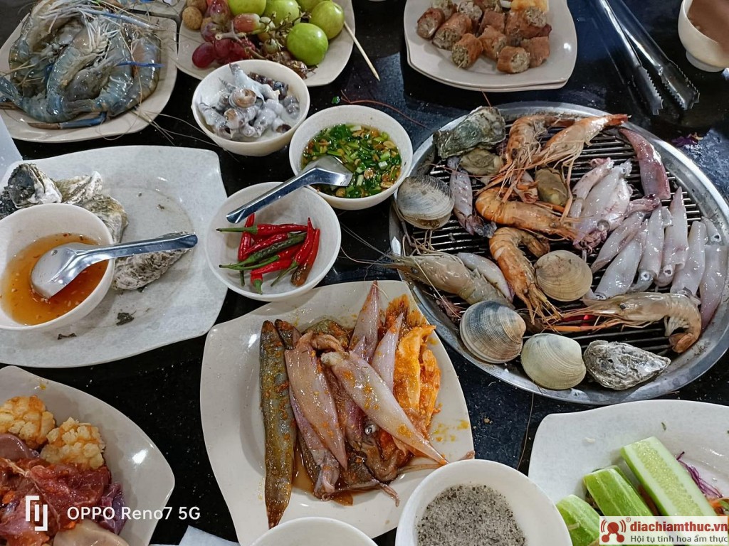 Nhà hàng Buffet hải sản TPHCM rẻ, ngon