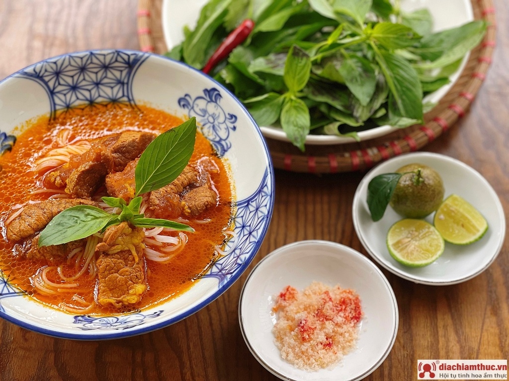 Bún bò cay Bạc Liêu