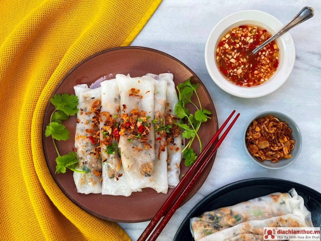 Bánh Cuốn Nóng