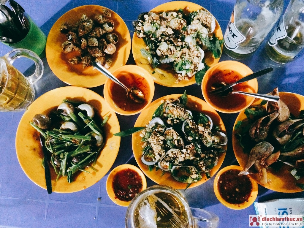 Ốc luộc Huỳnh Văn Bánh