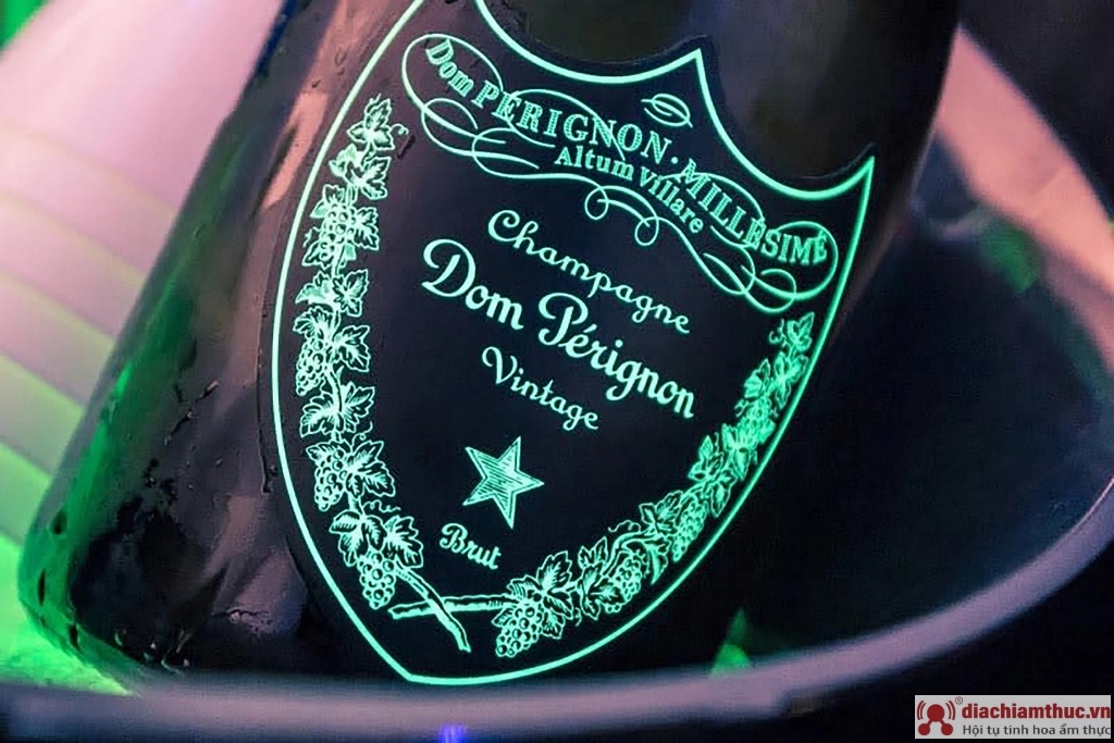 Champagne Dom Perignon Luminous