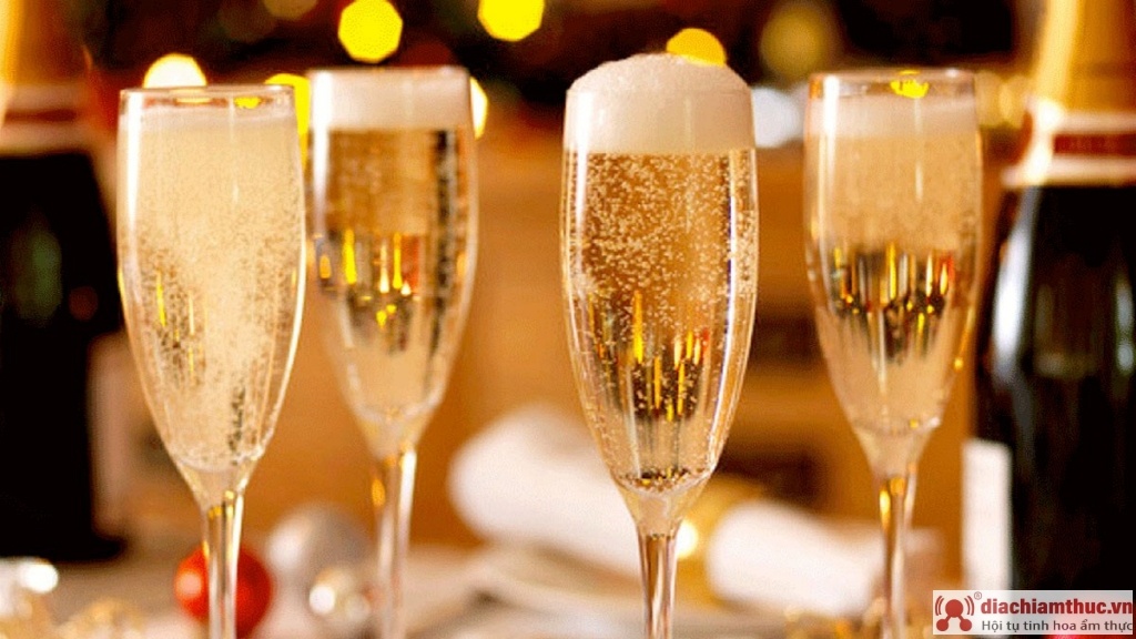 Lượng hơi của rượu vang Champagne cao