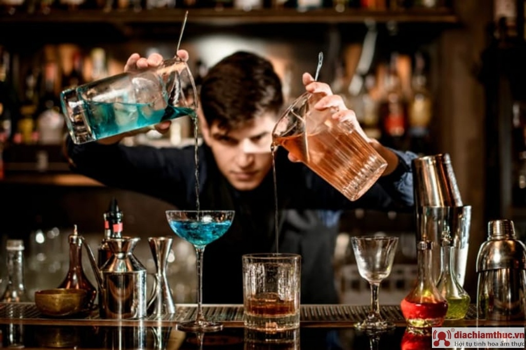 Thời gian để thăng tiến từ vị trí Barback lên Bartender