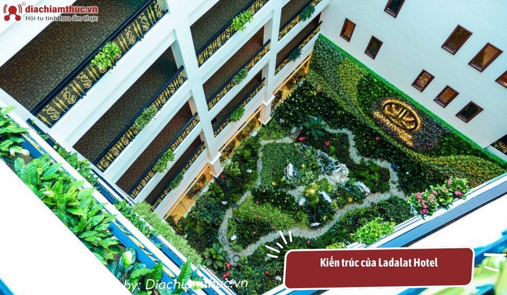 Phong cách thiết kế của Ladalat Hotel là sự kết hợp hài hòa giữa kiến trúc Pháp cổ điển và nét hiện đại, tinh tế