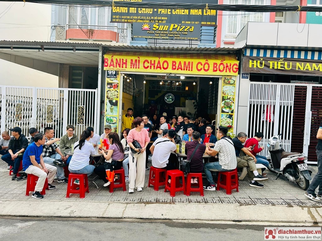 Quán bánh mì chảo bami cô Bống