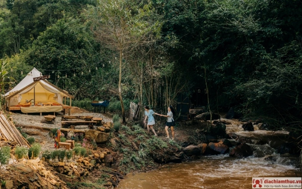 Tiệm Cà Phê Nhà Bên Suối Đà Lạt