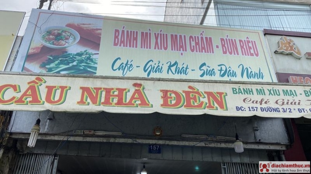 Quán bánh mì xíu mại Cầu Nhà Đèn Đà Lạt