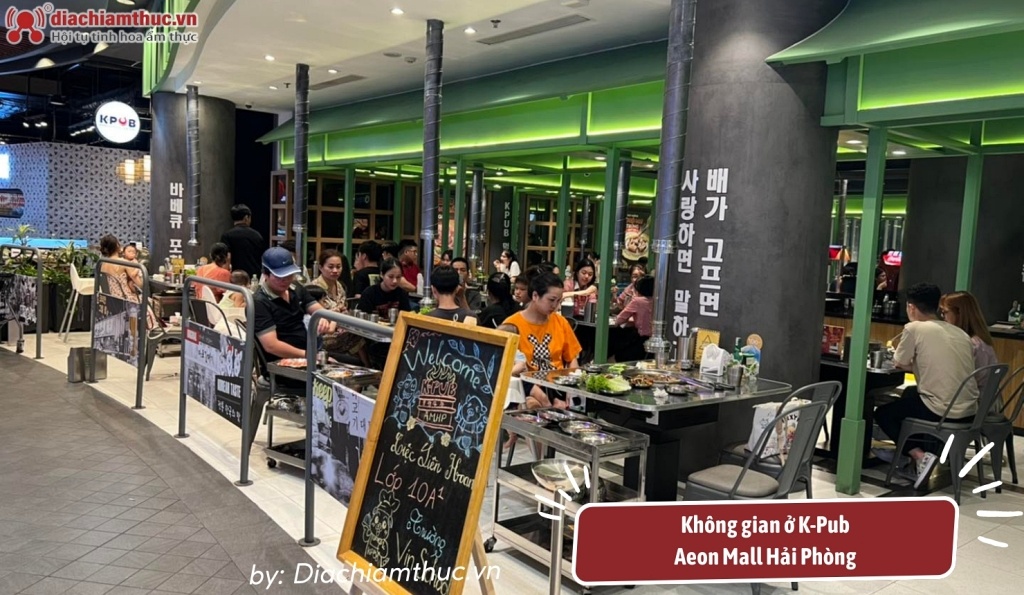 K-Pub có không gian rộng rãi, phù hợp cho cả những bữa tiệc lớn