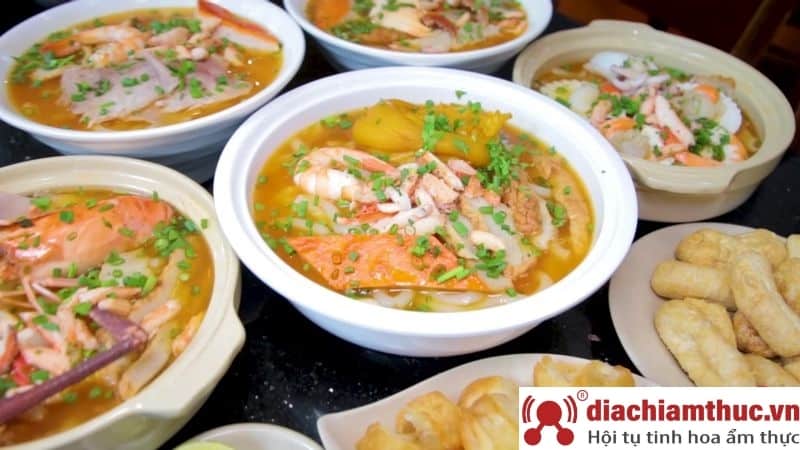 Bánh canh cua 14 Quận 5 Sài Gòn