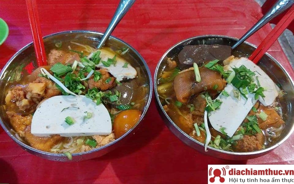 Bún riêu Bảy Quận 6 Sài Gòn