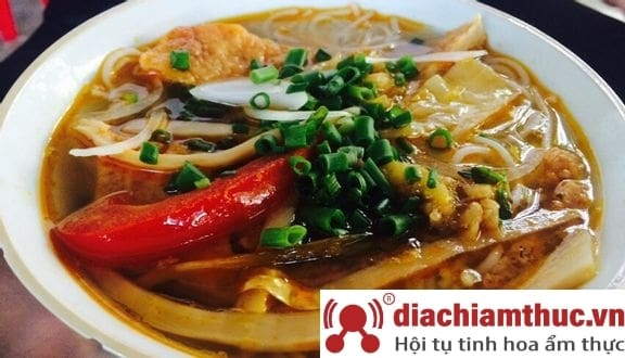 Bún riêu cua bà Hai Khiêm huyện Côn Đảo