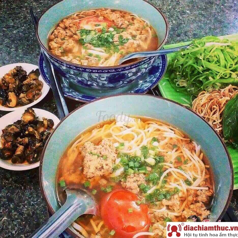 Bún riêu cua ốc Nguyễn Thái Bình Sài Gòn