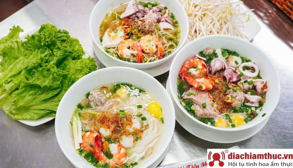 Hủ tiếu mực ông già Cali Quận 1 Sài Gòn