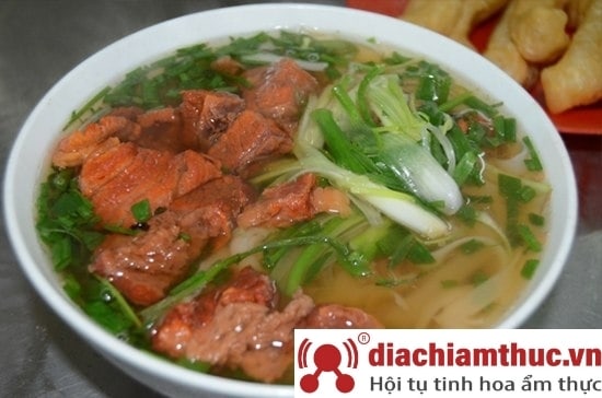 Phở sốt vang Tư Lùn Hà Nội