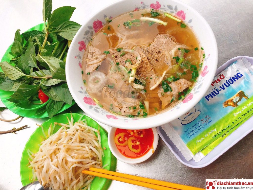 phở phú vương lê văn sỹ tân bình sài gòn