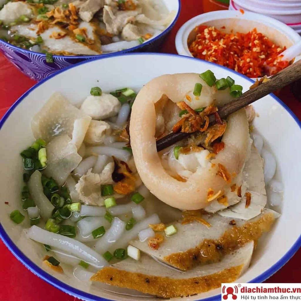 Quán Bánh canh Bà Tám Chợ Cầu