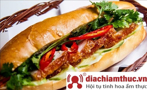 Bánh mì heo quay Côn Đảo