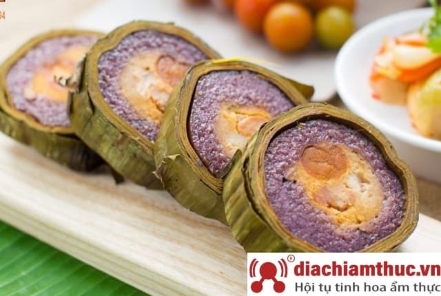 Bánh tét lá cẩm - Món ngon Cần Thơ