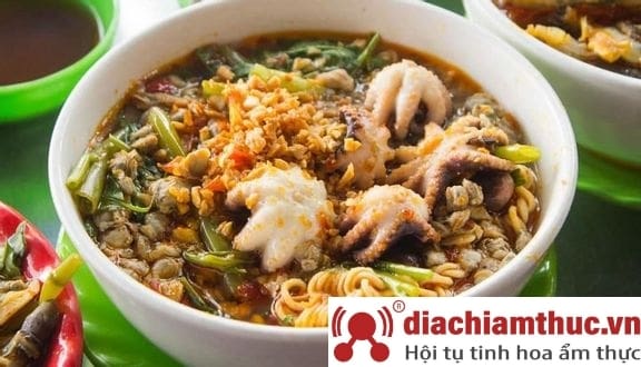 Quán Mì Ốc Hến Dì Lan