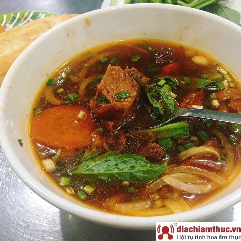 Quán ăn Thuận Phong Hủ tiếu & Bánh mì bò kho