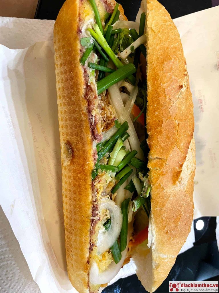 Bánh mì Huỳnh Hoa