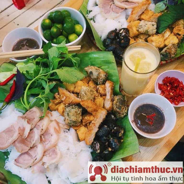 Bún đậu khu Hoàng Cầu HN