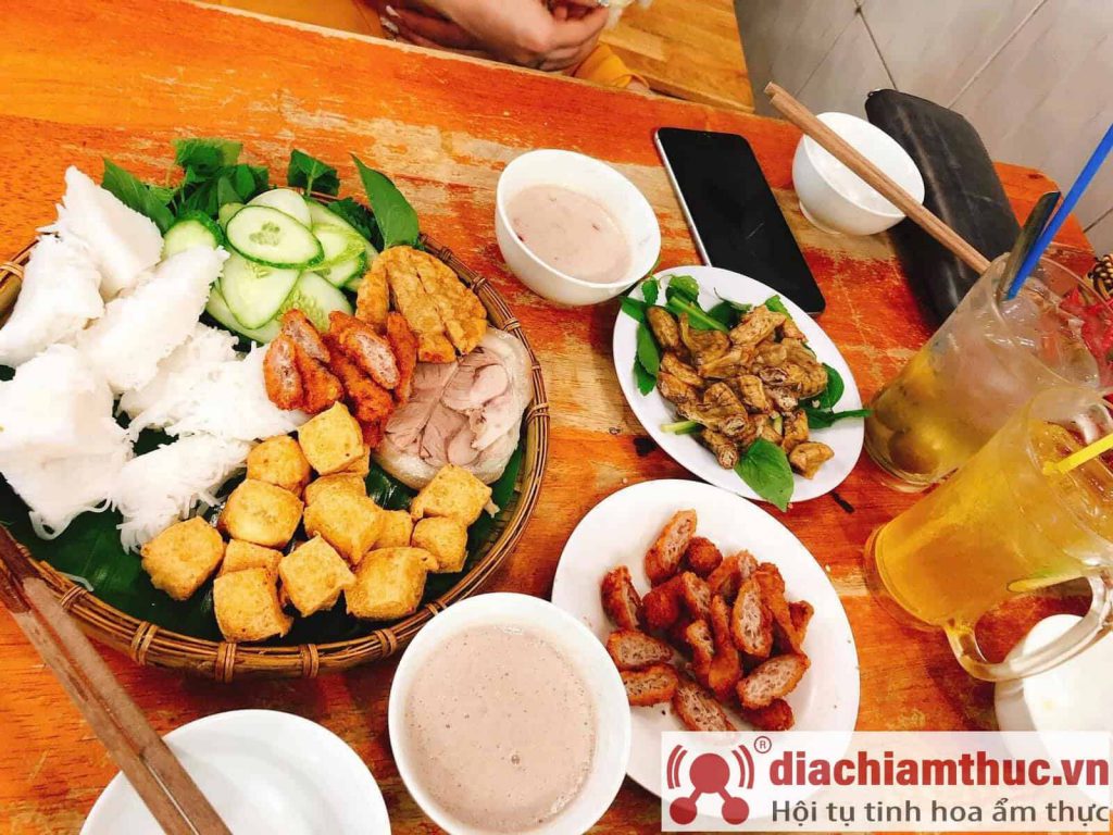 Bún đậu Tiến Hải Quận 10