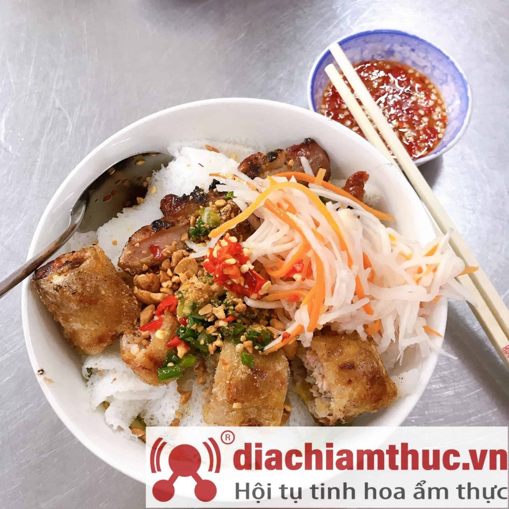 Bún thịt nướng Chị Tuyền