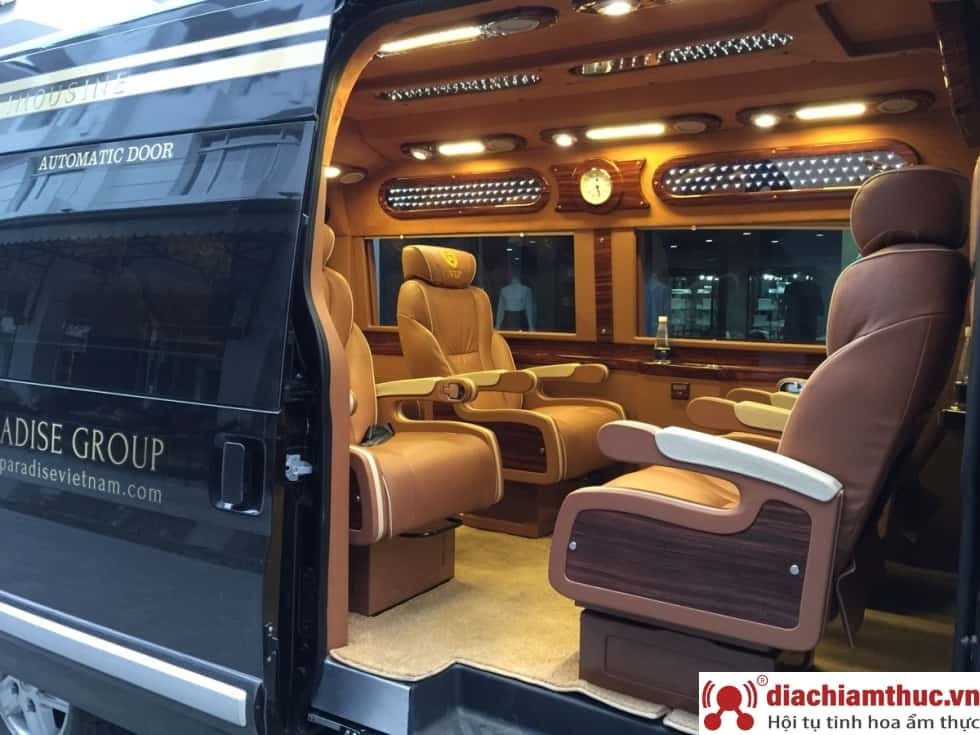 Đến Mộc Châu bằng xe limousine