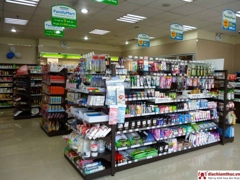 FamilyMart quận 4