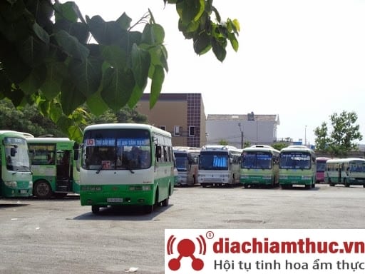 Di chuyển bằng xe bus