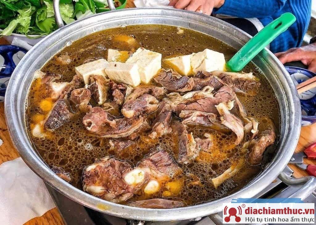 Lẩu bò Ba Toa ở Đà Lạt