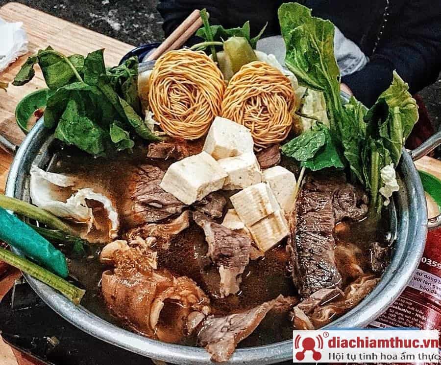 Lẩu bò quán gỗ Đà Lạt