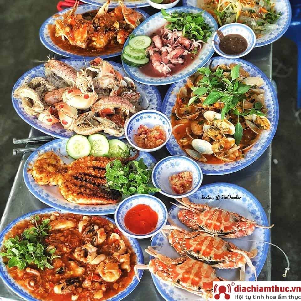 Hải sản Năm Đảnh