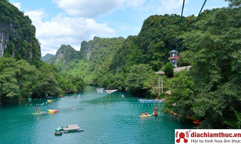 Sông Chày Hang Tối