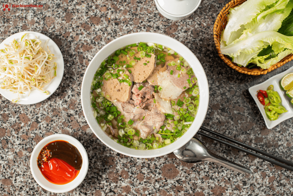 Quán Phở Bò Vàng Đà Lạt