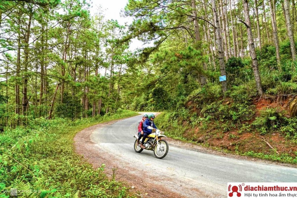 Du lịch Kon Tum đi bằng xe máy