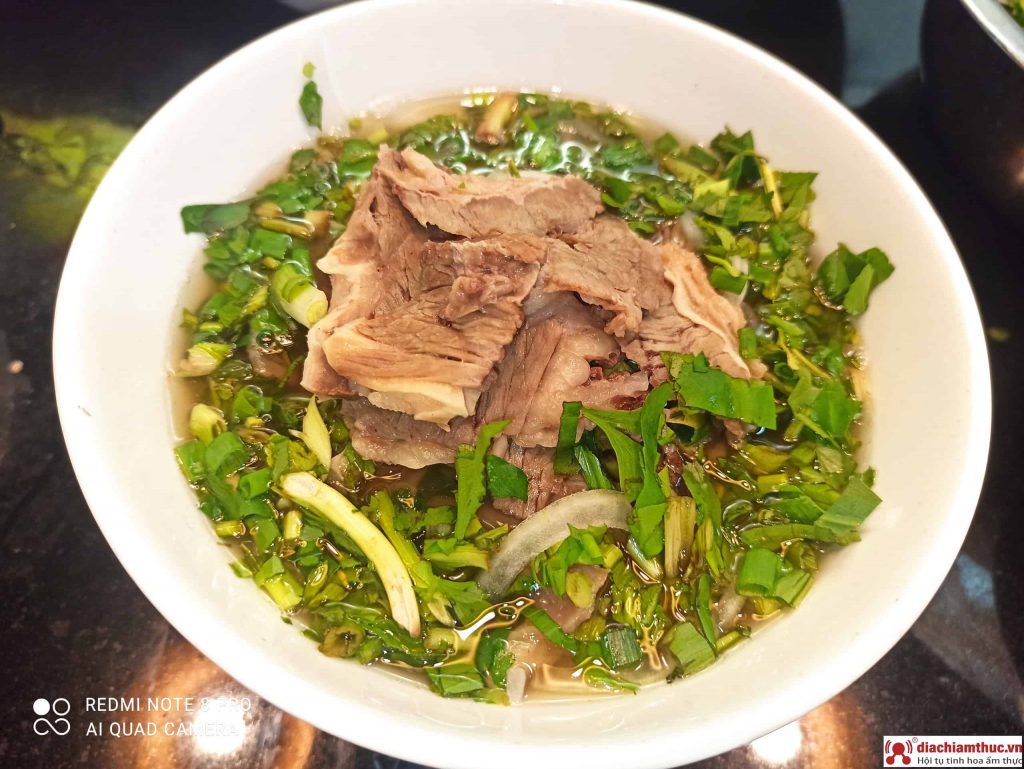 Phở nạm bò