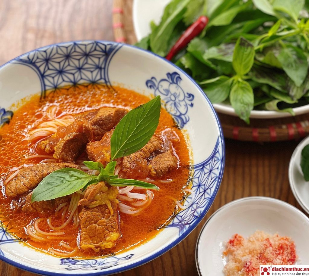 Bún bò cay Bạc Liêu