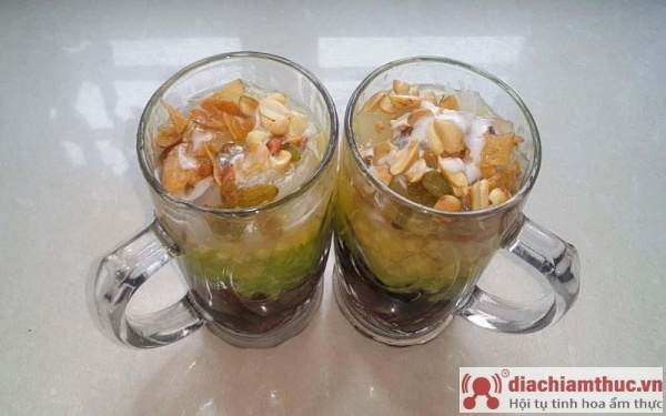 Chè thập cẩm miền Bắc