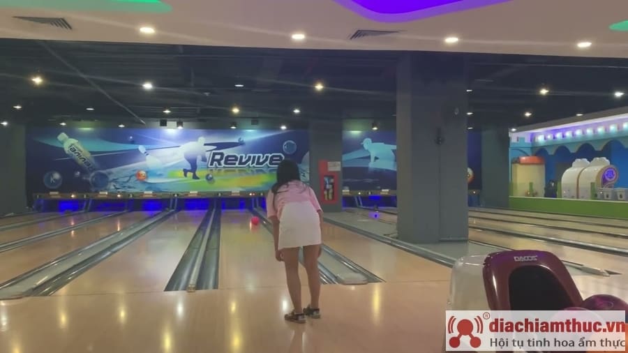 Chơi Bowling ở Vạn Hạnh