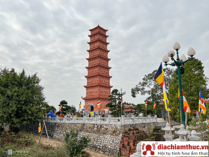 Ghé tới chùa Tường Long